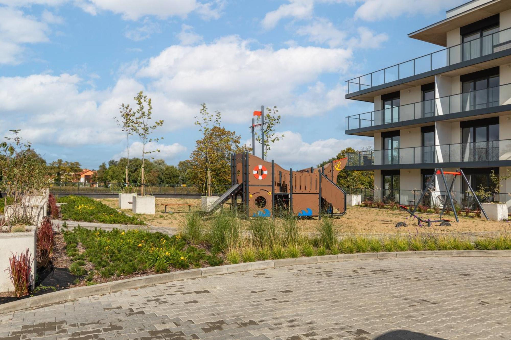 Dziwnow Luxurious Apartment No1 By The River By Renters Prestige エクステリア 写真